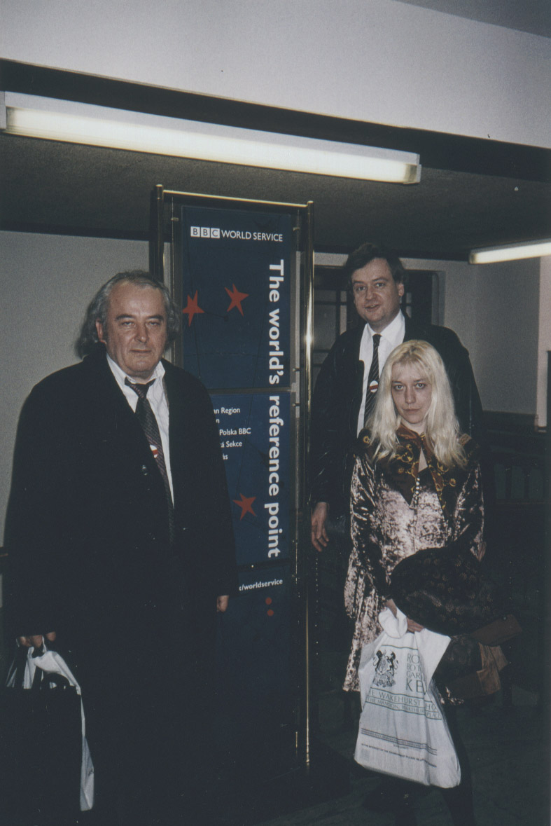 London 2000. Mandics Gyorgy, Jonathan Cowie and Antuza Genescu, guests at BBC World Service