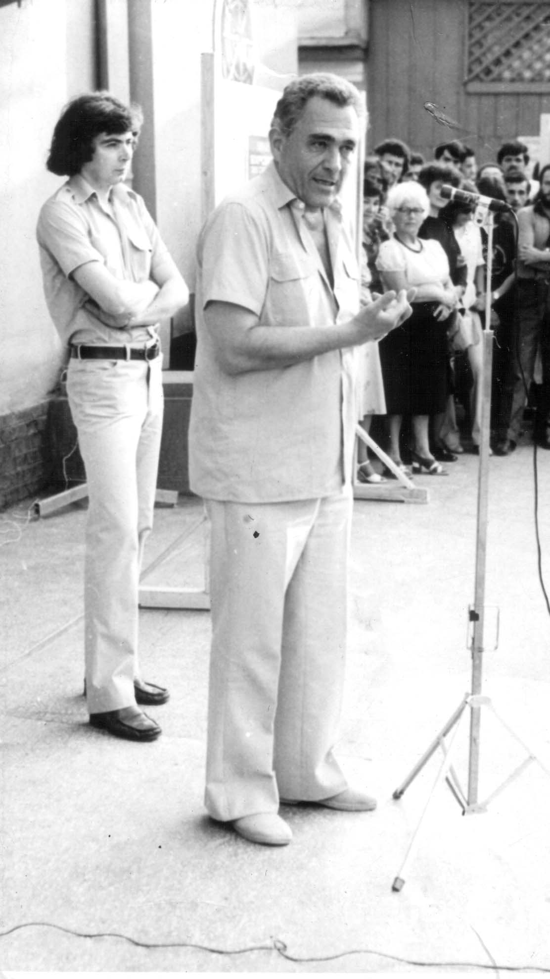 1982, Timisoara, the Tenth national SF convention. Sergiu Levin (right) saying the introductory word for Sergiu Nicola's Art exhibition